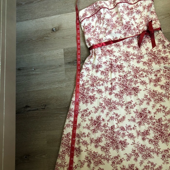 Just Choon Strapless Dress - Picture 4 of 9